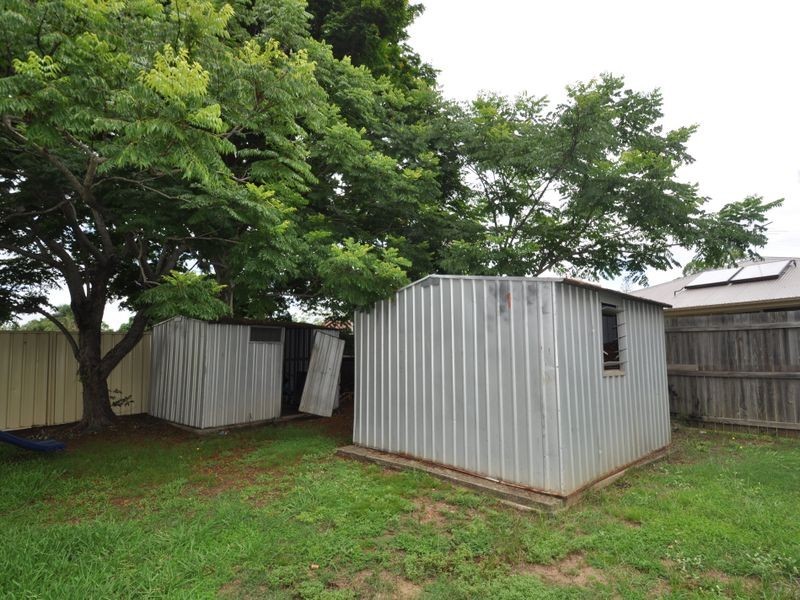 77 Aquarius Drive, Kingston QLD 4114