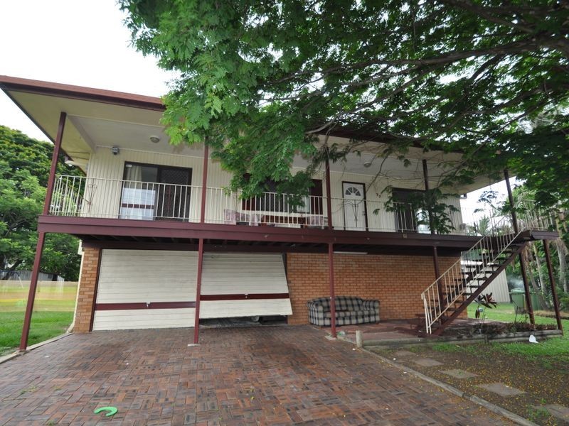 77 Aquarius Drive, Kingston QLD 4114