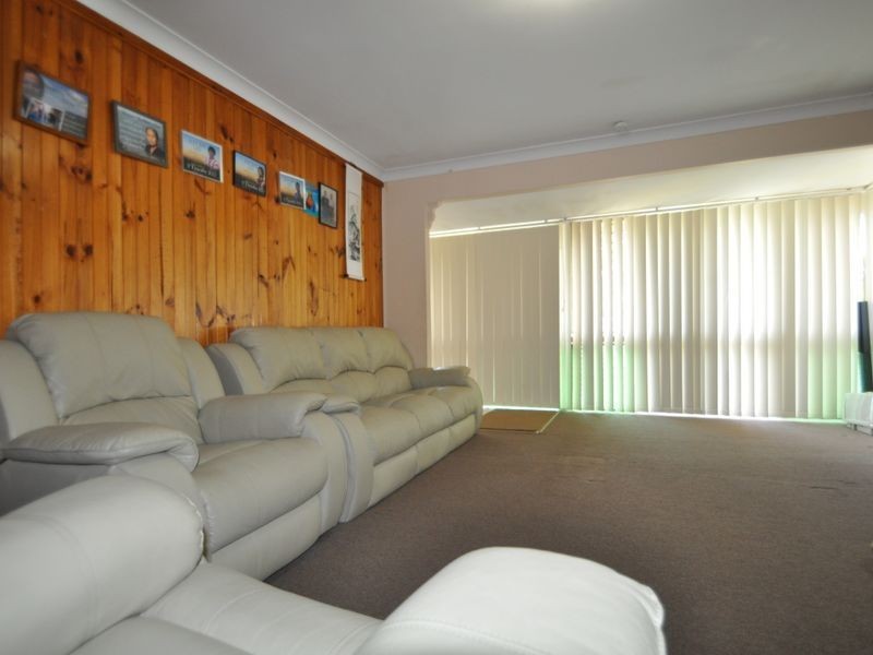 19 Ash Avenue, Woodridge QLD 4114