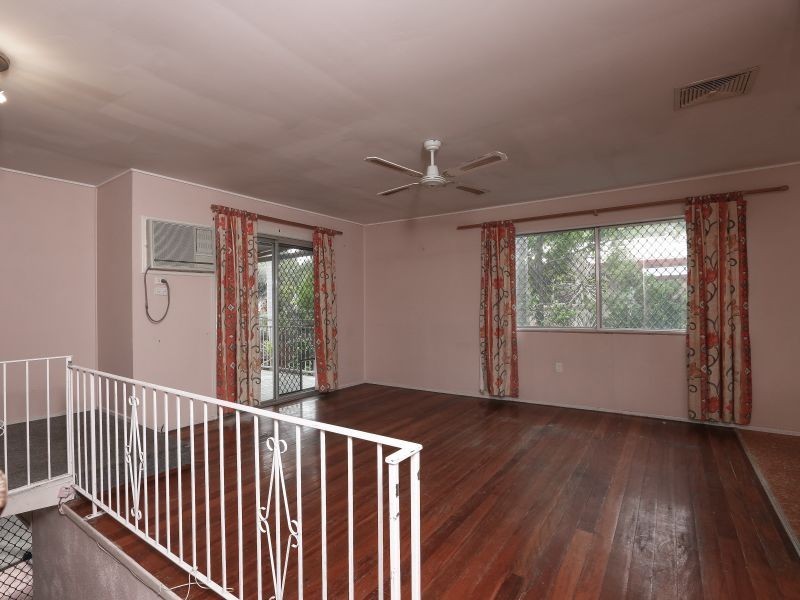 4 Melanie Street, Kingston QLD 4114
