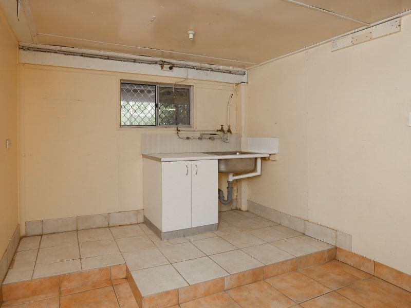 4 Melanie Street, Kingston QLD 4114