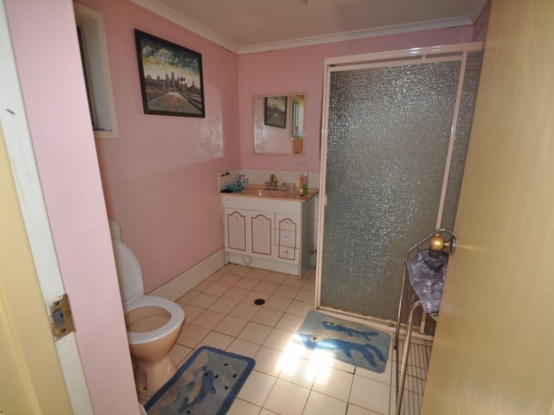 11 Laughlin St, Kingston QLD 4114