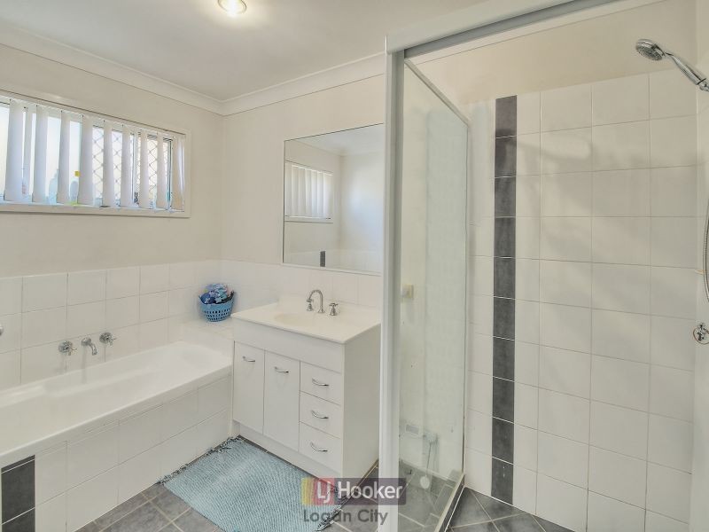 44 Lakeview Drive, Logan Reserve QLD 4133