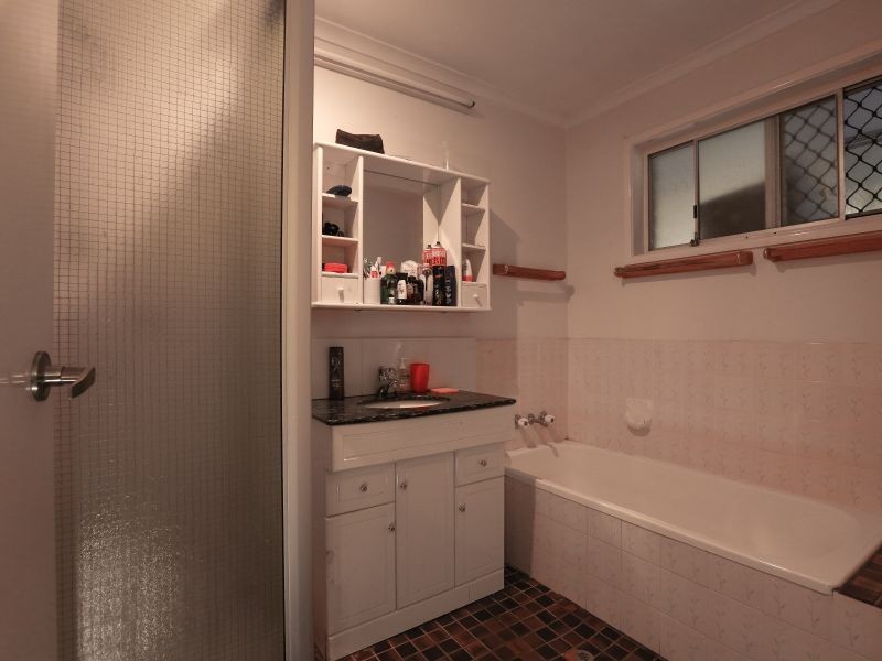 17 Wanda St, Logan Central QLD 4114