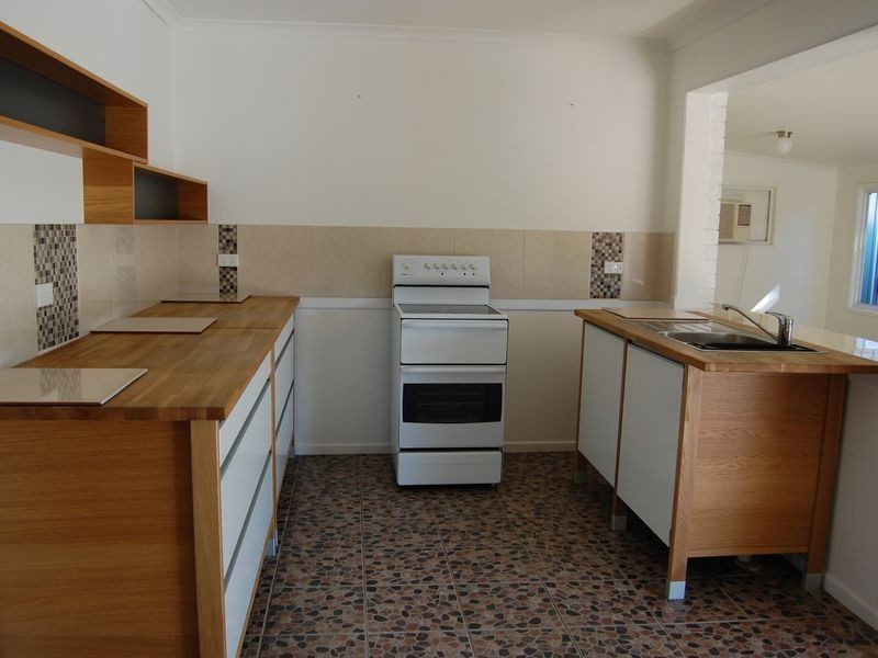 98 Barossa Street, Kingston QLD 4114