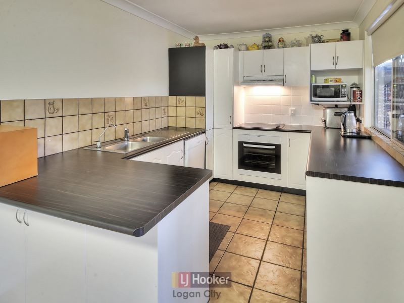 27 Winifred Street, Kingston QLD 4114