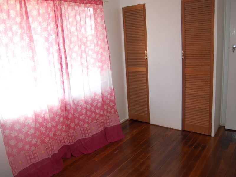 76 Charles Avenue, Logan Central QLD 4114