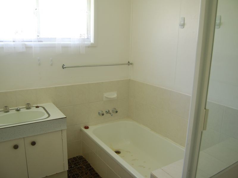 76 Charles Avenue, Logan Central QLD 4114