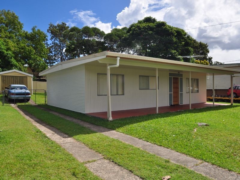 11 ATTUNGA, Kingston QLD 4114