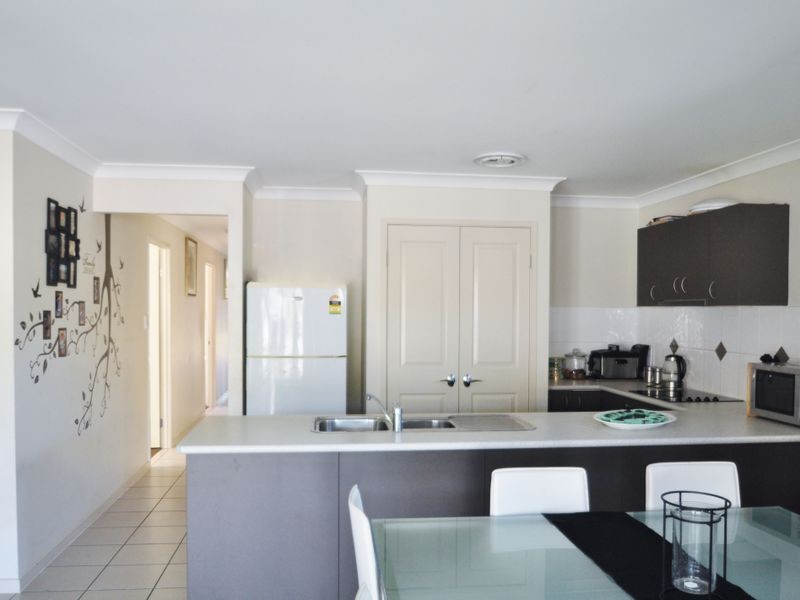 20 Pepper Tree Drive, Holmview QLD 4207