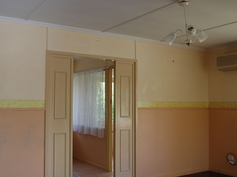 2 Skyline Drive, Kingston QLD 4114