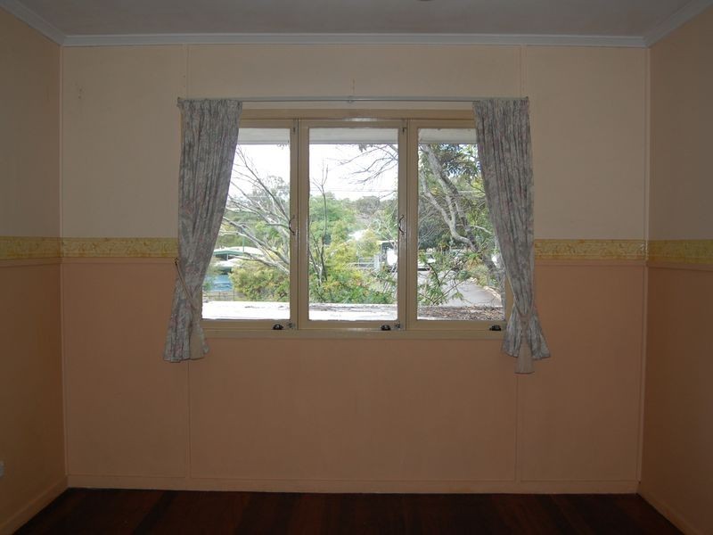 2 Skyline Drive, Kingston QLD 4114