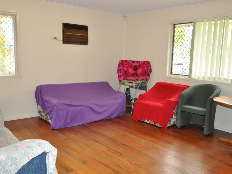 70 Jacaranda Ave, Logan Central QLD 4114