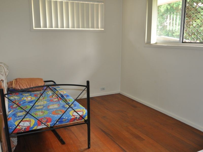 70 Jacaranda Ave, Logan Central QLD 4114