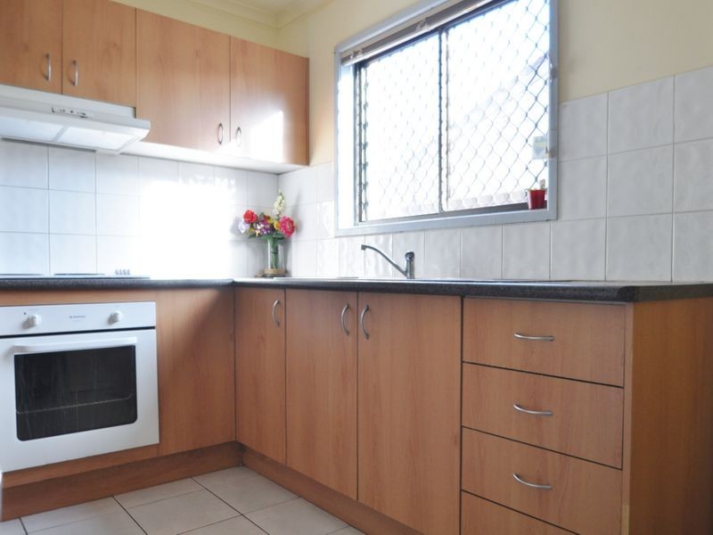 2/24 Garfield Road, Logan Central QLD 4114
