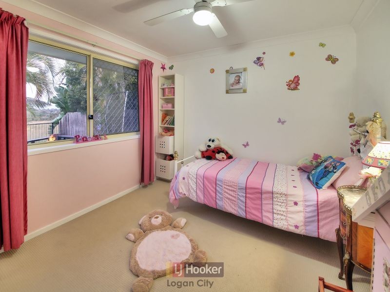 15 Lake Kurwongbah Court, Logan Reserve QLD 4133