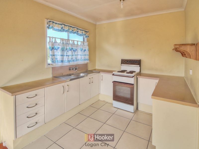 27 Blackton Street, Logan Central QLD 4114