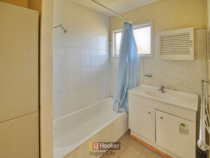 27 Blackton Street, Logan Central QLD 4114