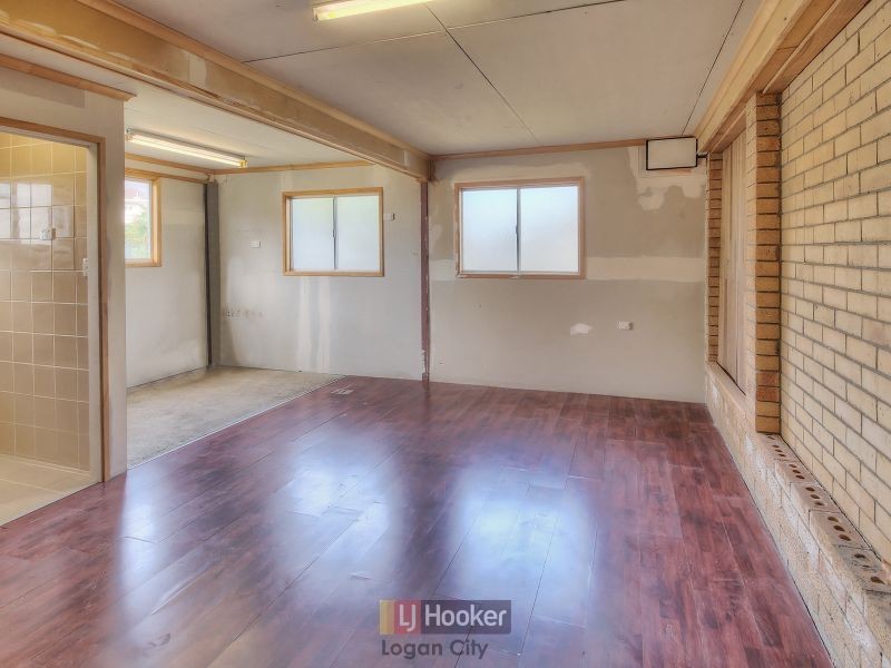 27 Blackton Street, Logan Central QLD 4114