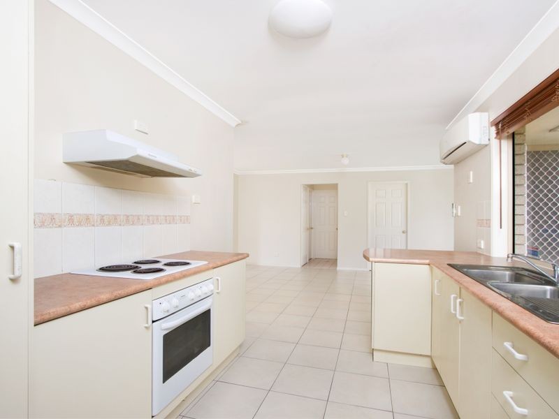 9 Houston Drive, Crestmead QLD 4132