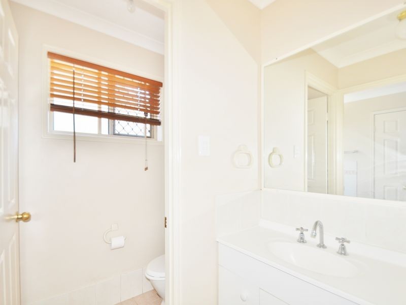 9 Houston Drive, Crestmead QLD 4132
