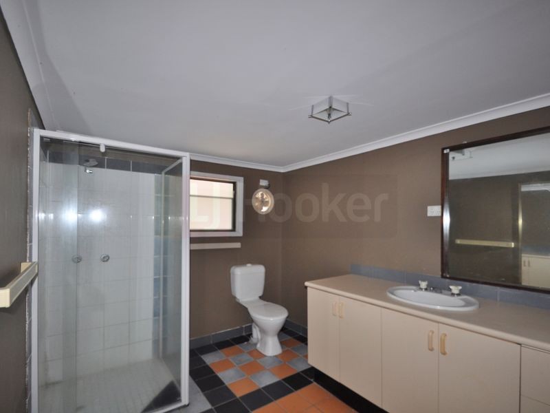 8 Nyanza Street, Woodridge QLD 4114