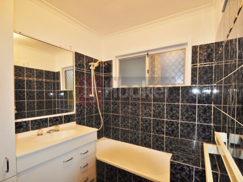 8 Nyanza Street, Woodridge QLD 4114