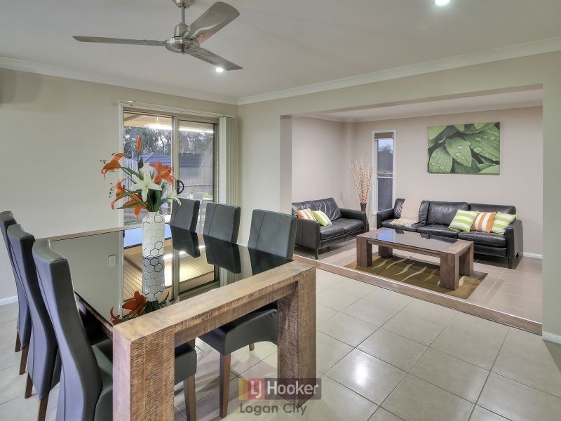 82 Paul Drive, Regents Park QLD 4118