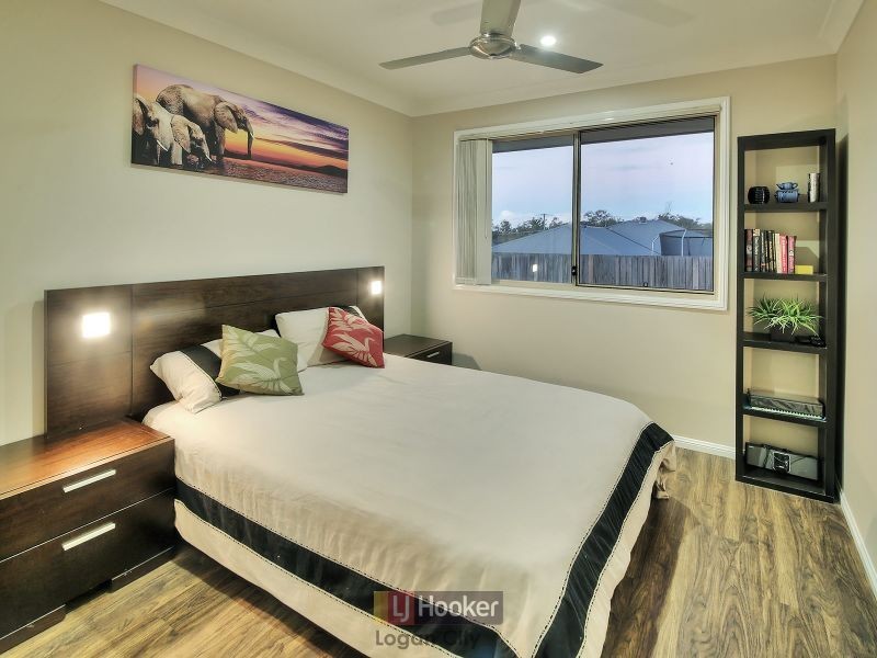 82 Paul Drive, Regents Park QLD 4118