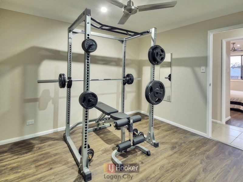 82 Paul Drive, Regents Park QLD 4118