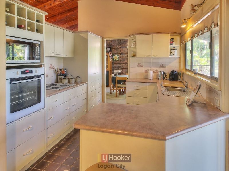 39-41 Station Road, Loganlea QLD 4131