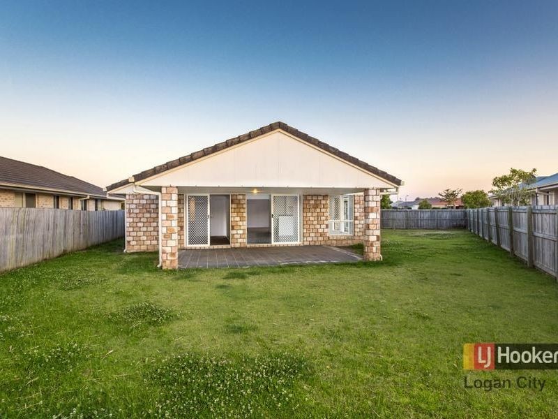 81 Lake Manchester Street, Logan Reserve QLD 4133