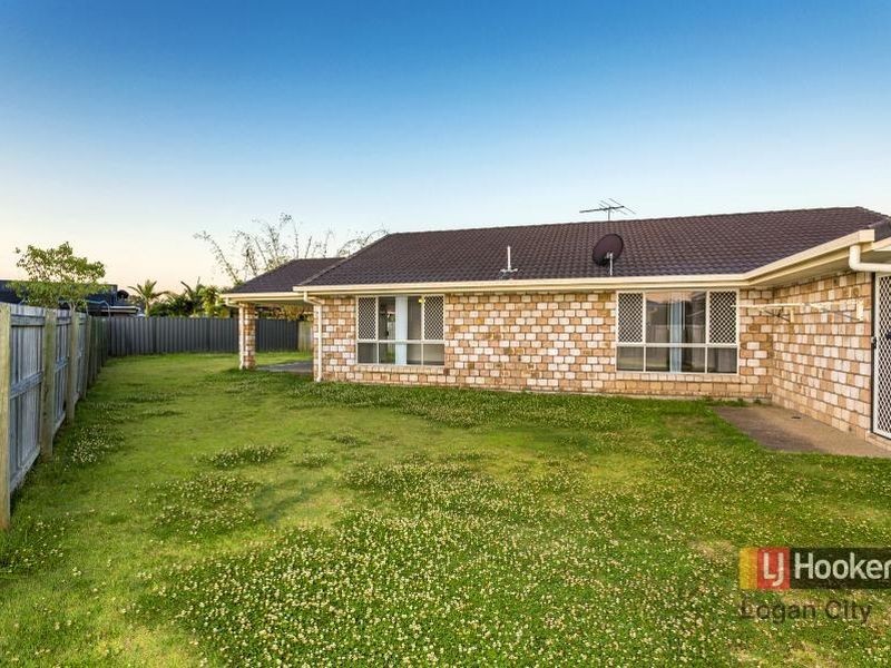 81 Lake Manchester Street, Logan Reserve QLD 4133