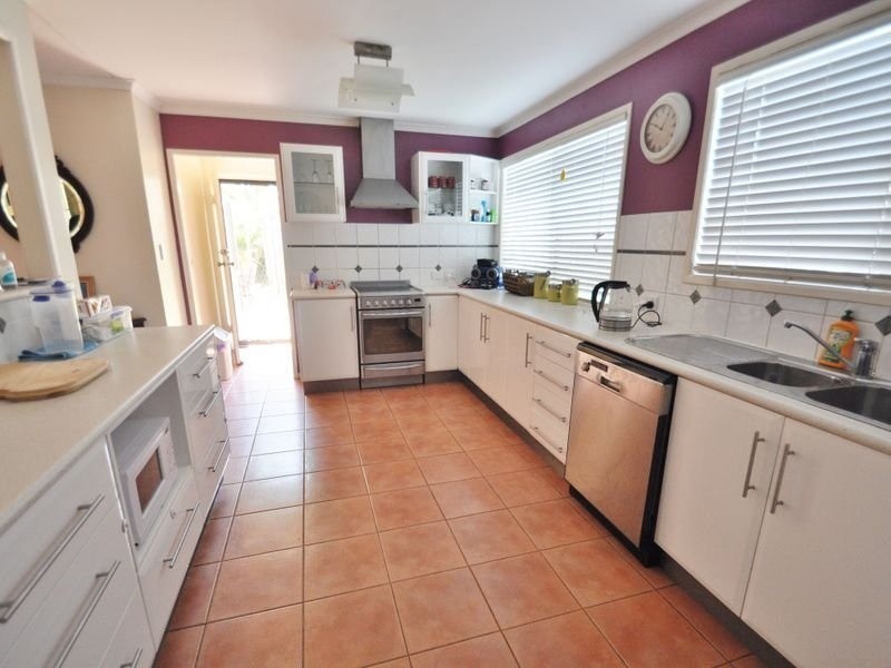 40 Haig Rd, Loganlea QLD 4131