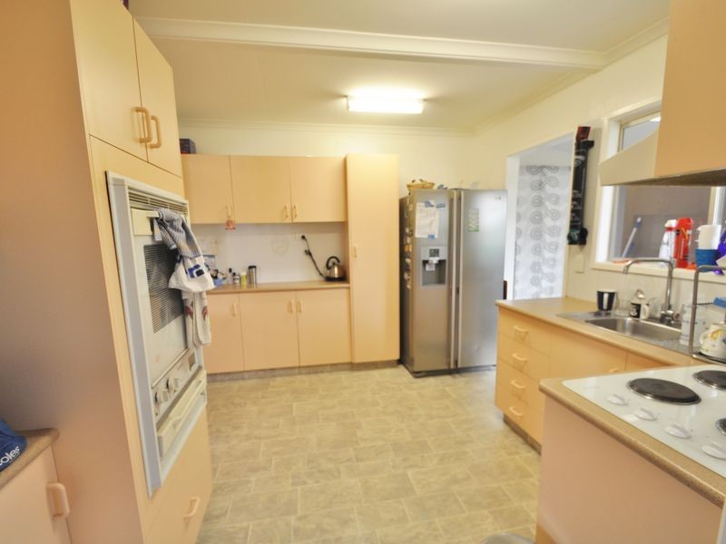 18 Stubbs Rd, Woodridge QLD 4114
