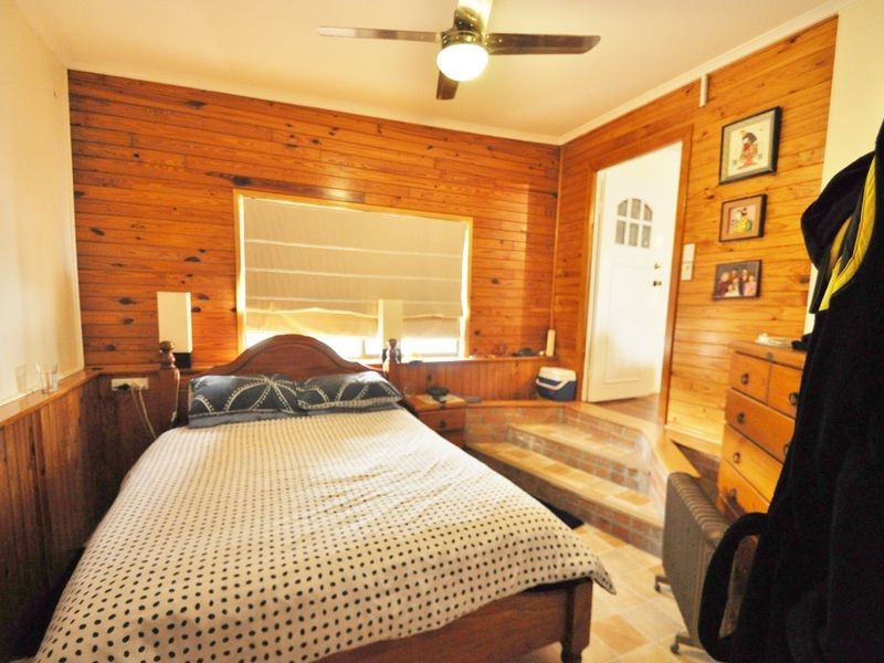 18 Stubbs Rd, Woodridge QLD 4114
