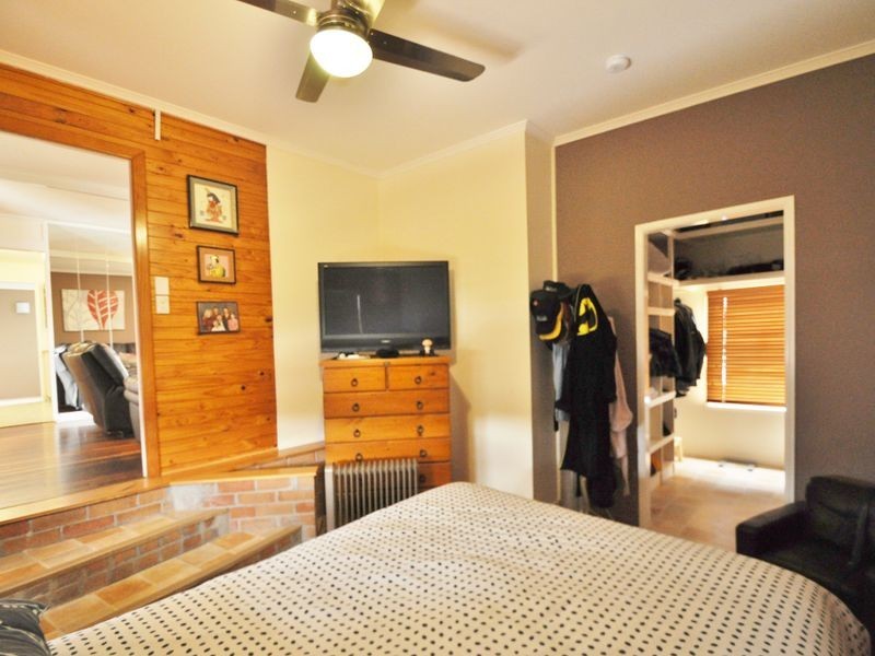 18 Stubbs Rd, Woodridge QLD 4114