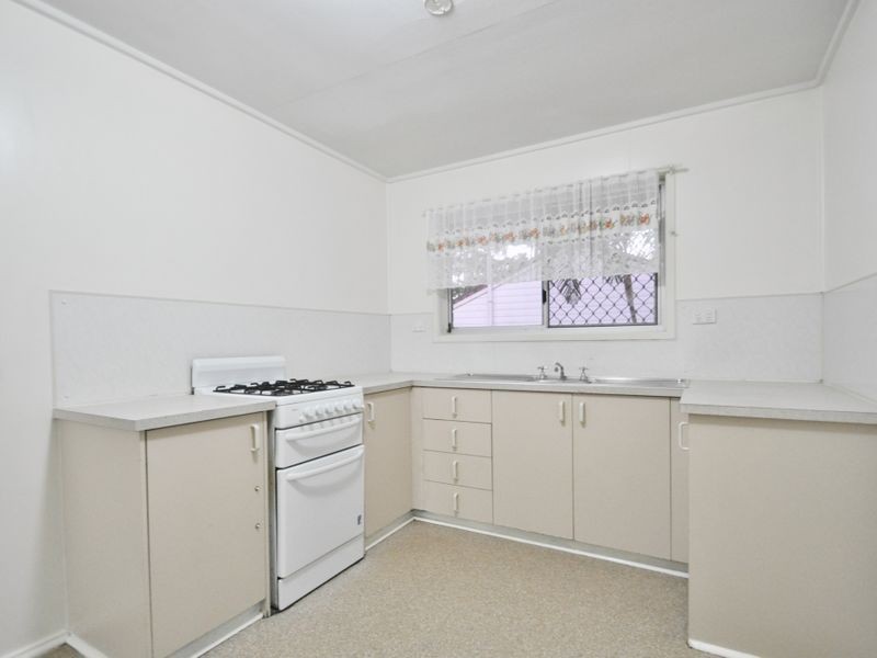 2 Rhoda Street, Loganlea QLD 4131