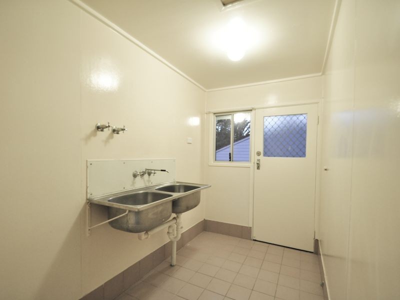 2 Rhoda Street, Loganlea QLD 4131