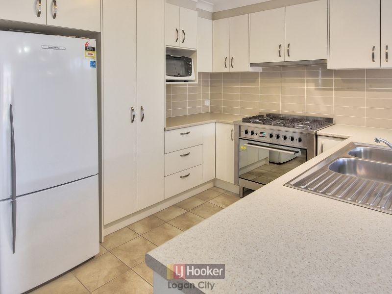 8 Alabaster Drive, Logan Reserve QLD 4133