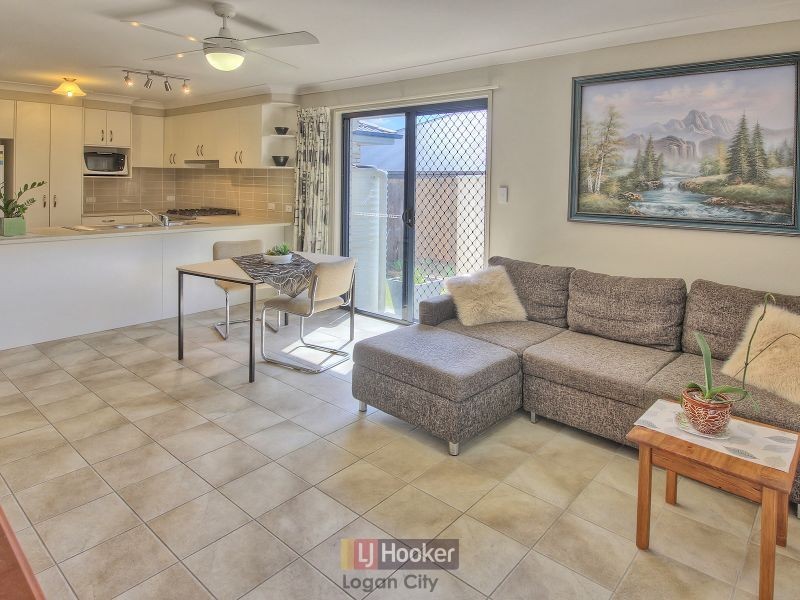 8 Alabaster Drive, Logan Reserve QLD 4133
