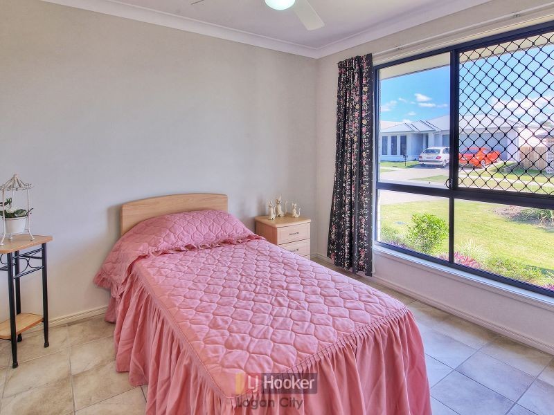 8 Alabaster Drive, Logan Reserve QLD 4133