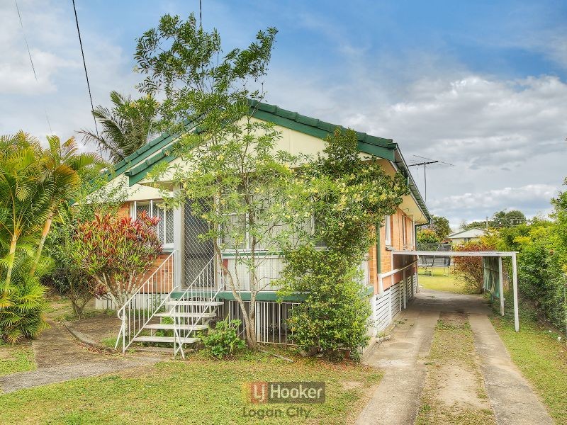 4 Frederick Street, Woodridge QLD 4114