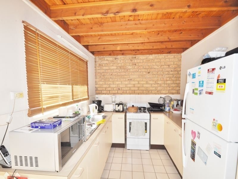 4/38 Charles Ave, Logan Central QLD 4114