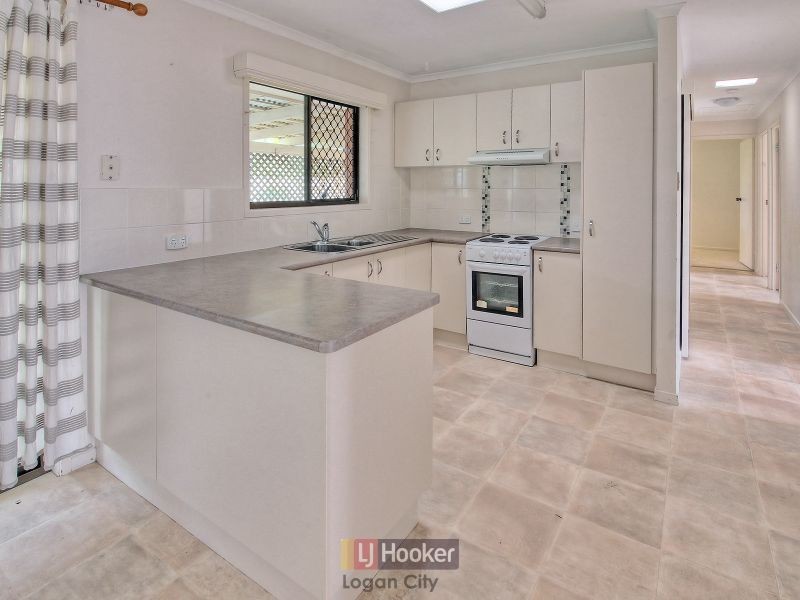 2 Awoonga Street, Marsden QLD 4132
