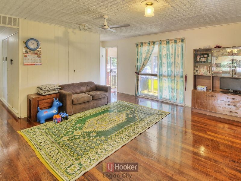 15 Dorothy Street, Woodridge QLD 4114