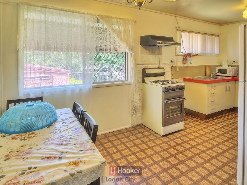 15 Dorothy Street, Woodridge QLD 4114