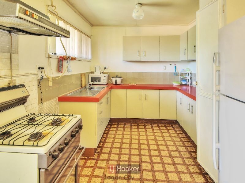 15 Dorothy Street, Woodridge QLD 4114