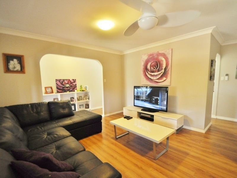 9-11 Alexander Street, Woodridge QLD 4114