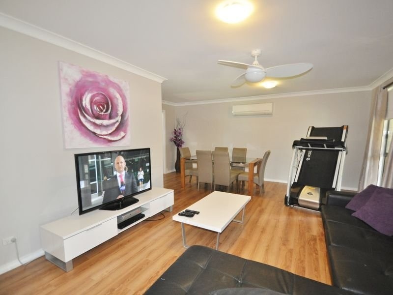 9-11 Alexander Street, Woodridge QLD 4114